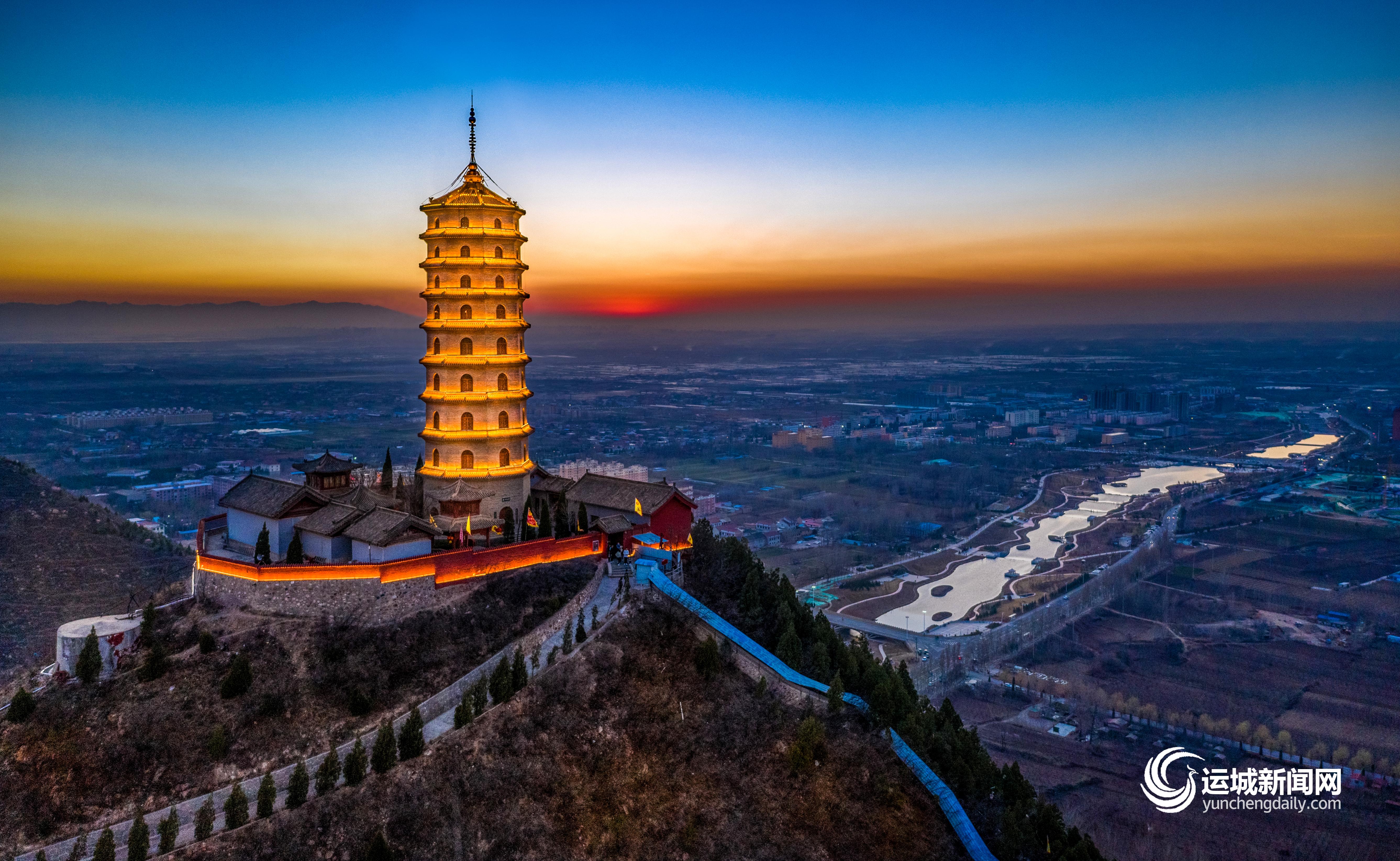 夏县瑶台山景区夜景美