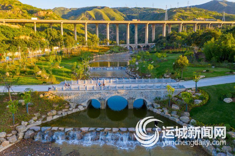 盐湖区解州镇五龙峪河岸美景