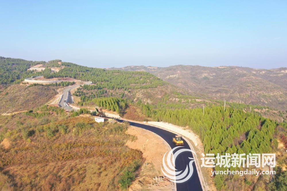 一条旅游路 铺开致富“途”